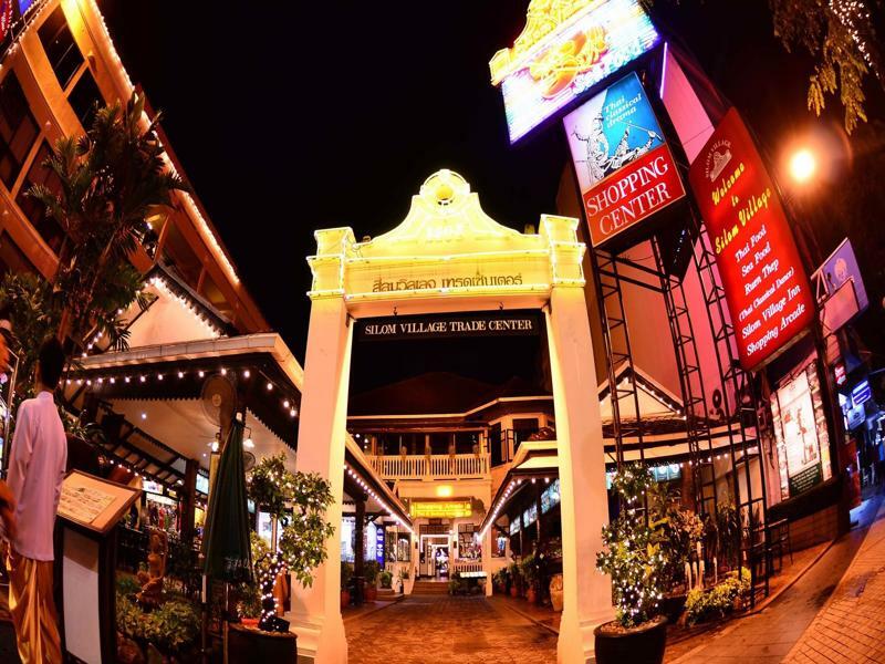 Silom Village Inn Bangkok Exteriör bild